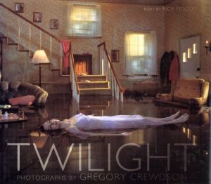 グレゴリー・クリュードソン／(TWILIGHT / Gregory Crewdson)のサムネール