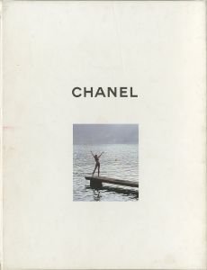 CHANEL　CRUISE COLLECTION 1994-1995／写真：カール・ラガーフェルド／(CHANEL　CRUISE COLLECTION 1994-1995 / Photo: Karl Lagerfeld)のサムネール