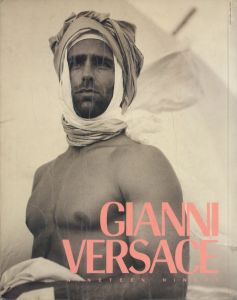 GIANNI VERSACE NINETEEN NINETY VISTO DA BRUCE WEBER／写真：ブルース・ウェーバー／(GIANNI VERSACE NINETEEN NINETY VISTO DA BRUCE WEBER / Photo:Bruce Weber)のサムネール