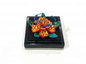 花咲ける妻有 2003　ピンブローチ／草間彌生／(Tsumari in Bloom 2003　Pin brooch / Yayoi Kusama)のサムネール