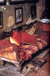 「A HOUSE IS NOT A HOME / Photo: Bruce Weber　Edit, Design: Dimitri Levas」画像1