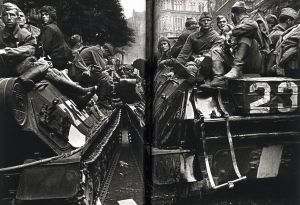 「ジョセフ・クーデルカ　プラハ侵攻　1968 / ジョセフ・クーデルカ」画像1